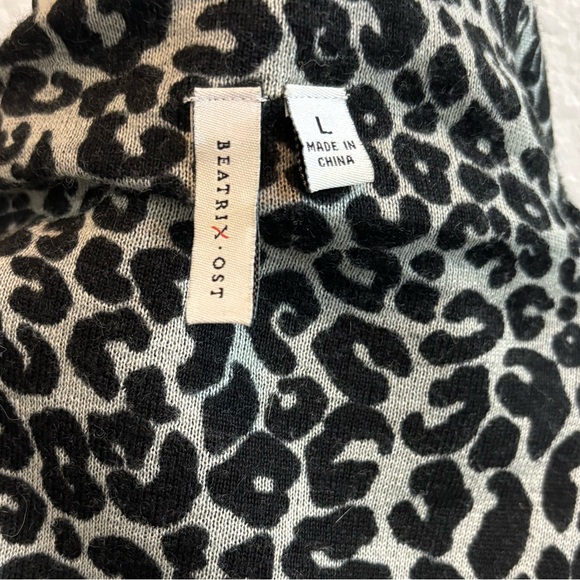Beatrix OST wrap jacket with leopard print lining and faux leather trim - Picture 9 of 11